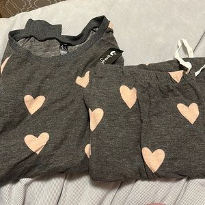 Heart long sleeve shirt and pants pajamas set never worn
